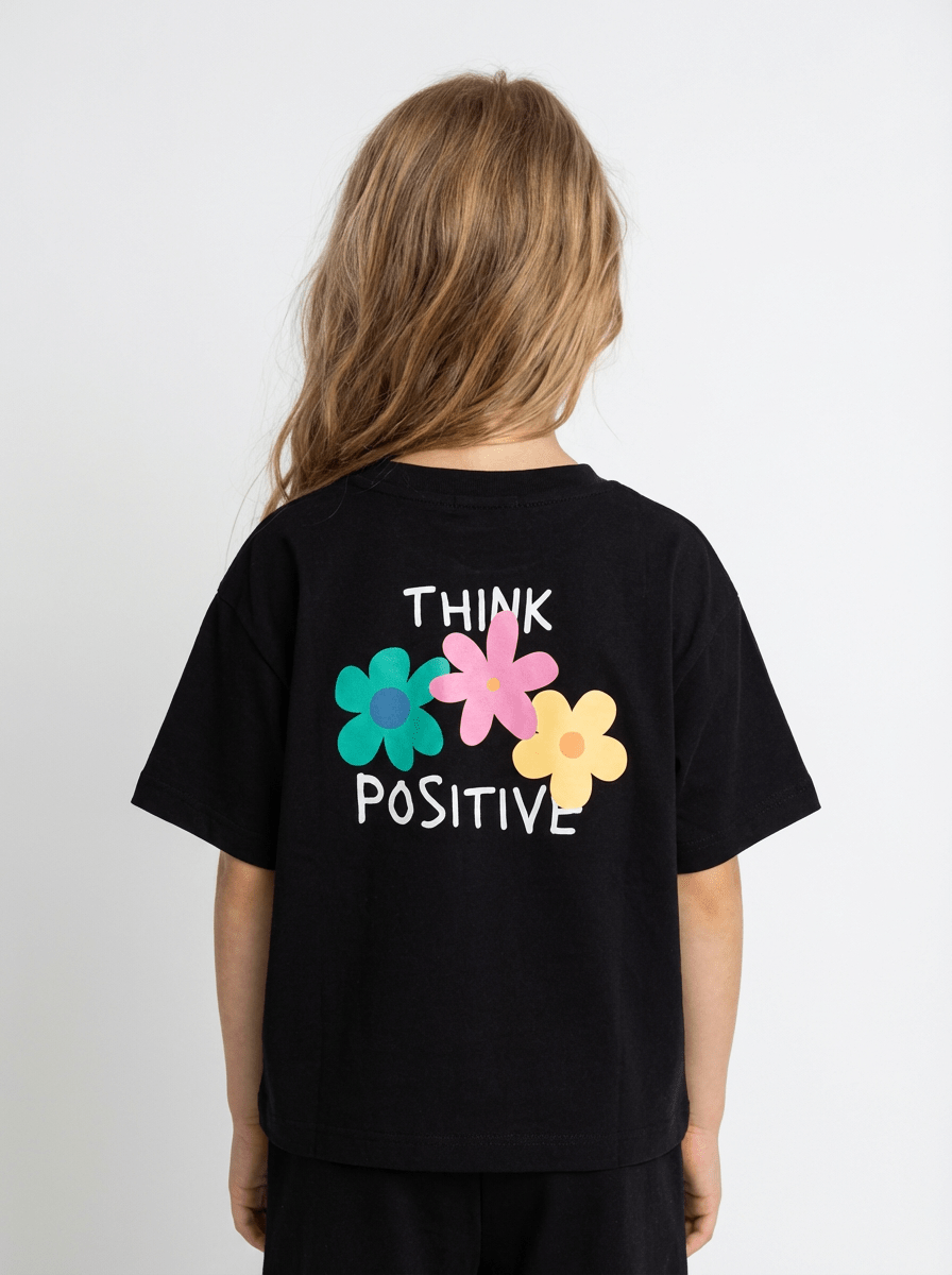 Polera Kids Think Positive - Boxyfit - Wisteria Chile - Polera Kids Think Positive - Boxyfit
