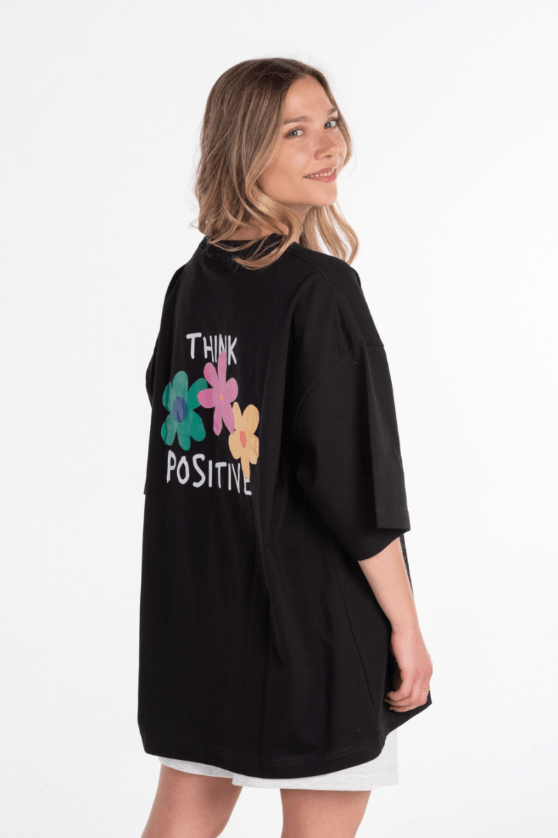 Polera Think Positive - Boxyfit - Wisteria Chile - Polera Think Positive - Boxyfit