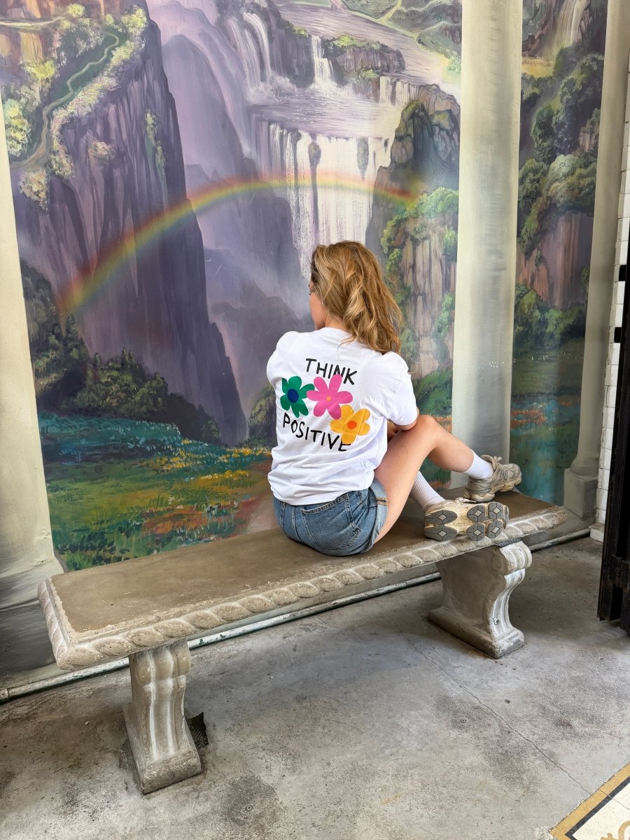 Polera Think Positive - Boxyfit - Wisteria Chile - Polera Think Positive - Boxyfit